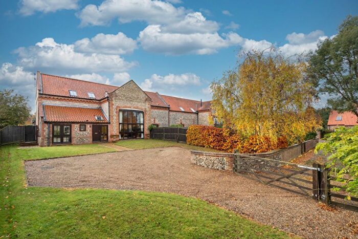 3 Bedroom Barn Conversion For Sale In Aylmerton, Norwich, NR11