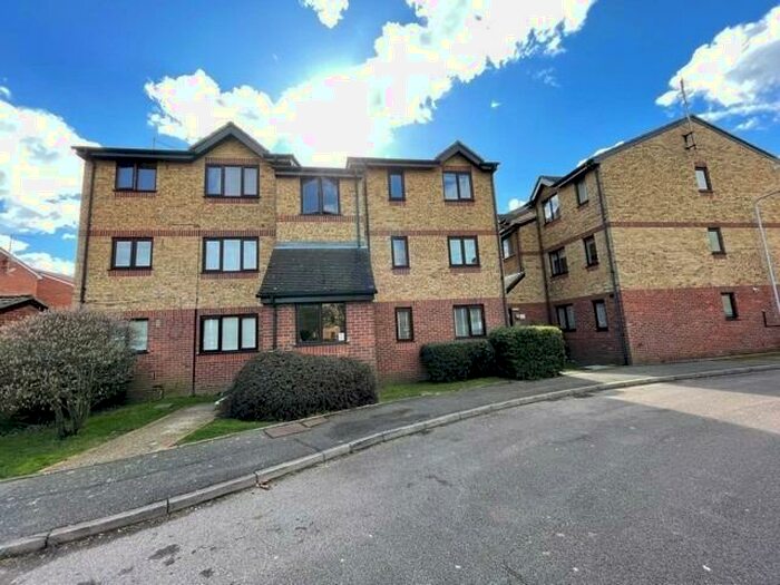 1 Bedroom Apartment To Rent In Green Pond Close, Walthamstow, E17