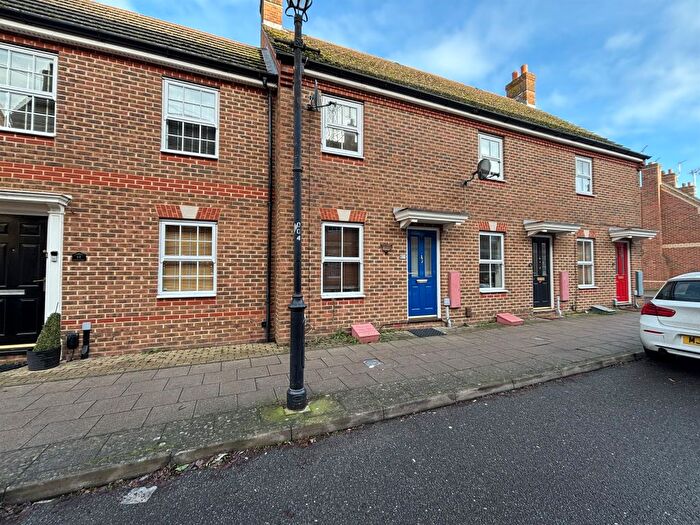 2 Bedroom Terraced House For Sale In Queensgate, Aylesbury, HP19