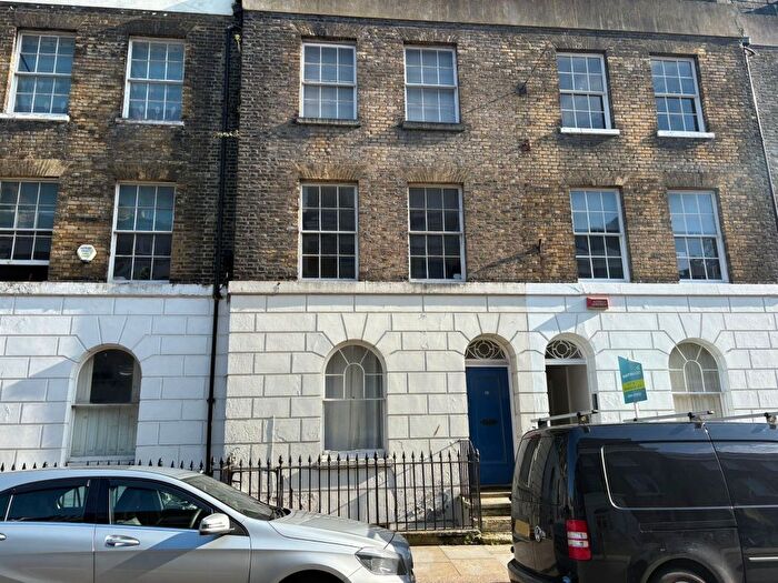 1 Bedroom Flat To Rent In Castle Street, Dover, CT16