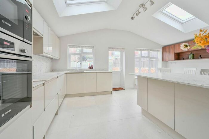 3 Bedroom Property To Rent In Park View, North Acton, London, W3