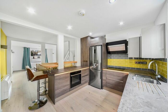 2 Bedroom Flat To Rent In Turnpin Lane, London, SE10