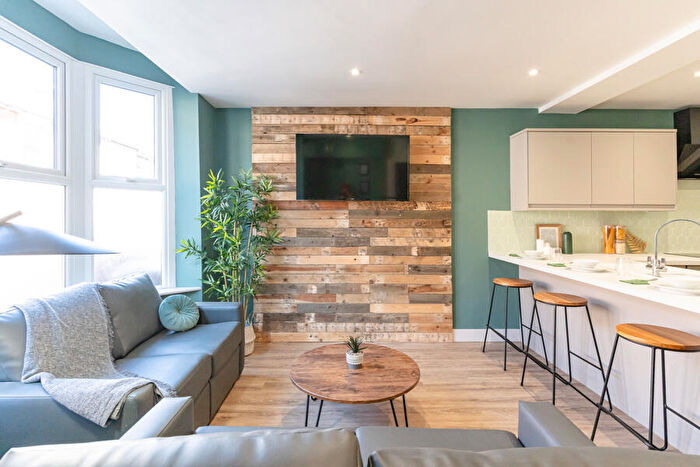 6 Bedroom Terraced House To Rent In Telephone Road, Southsea, Portsmouth, PO4