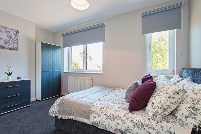 1 Bedroom End Of Terrace House To Rent In High Street North, Dunstable, Bedfordshire, LU6