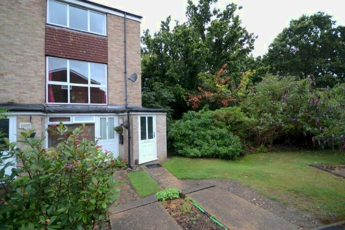 2 Bedroom Maisonette To Rent In Hillbrow, Reading, Berkshire, RG2