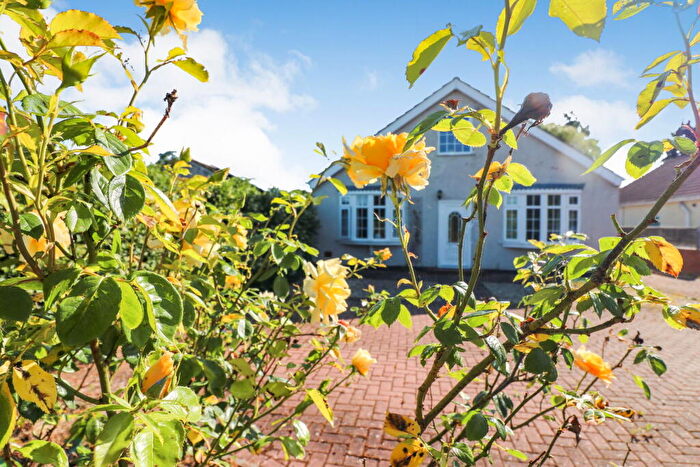 2 Bedroom Detached Bungalow For Sale In Stallingborough Road, Healing, Grimsby, DN41
