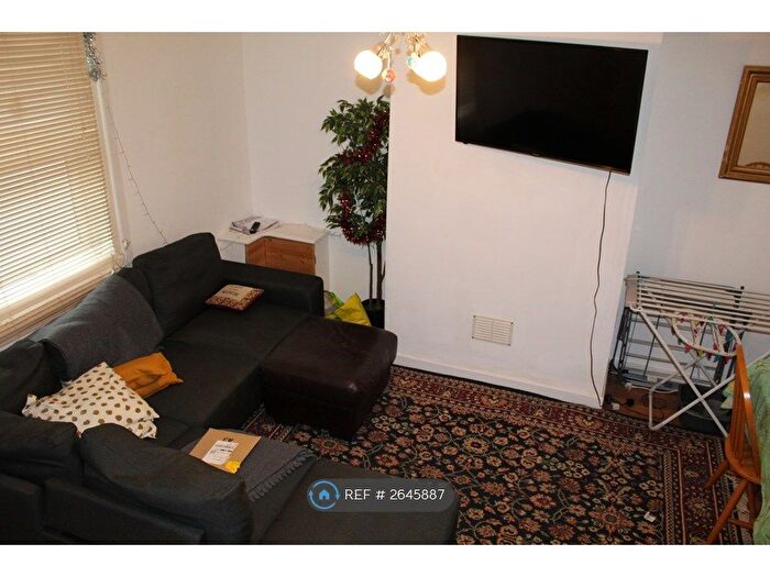 3 Bedroom Terraced House To Rent In Bonhay Road, Exeter, EX4