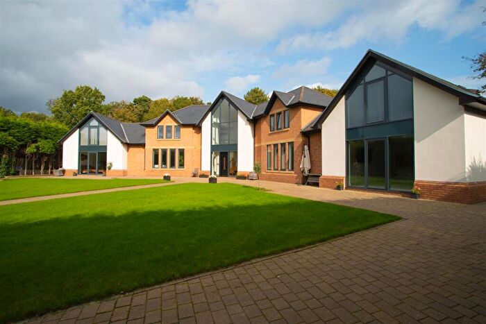 7 Bedroom Detached House For Sale In Roman Park, Little Aston Park, B74