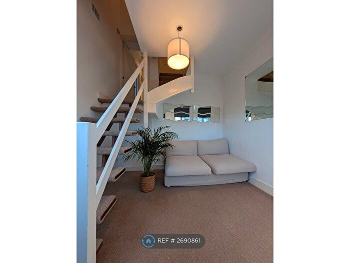 1 Bedroom Studio To Rent In Hammersmith Grove, London, W6