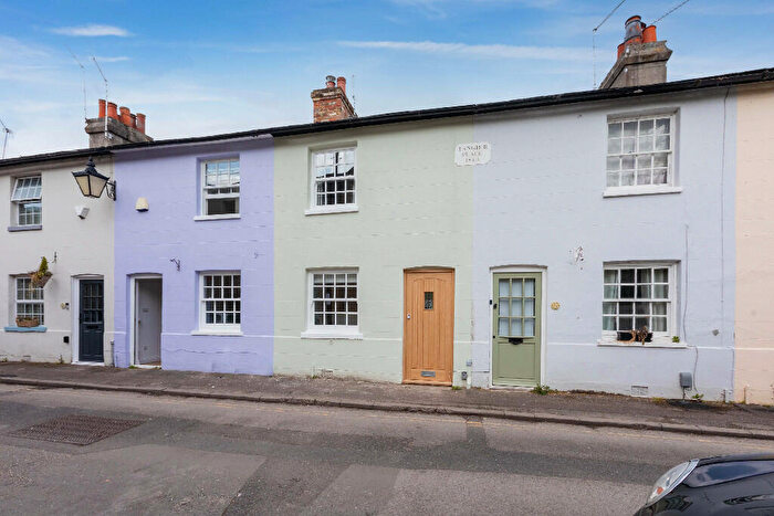 2 Bedroom Cottage For Sale In Tangier Lane, Eton, SL4