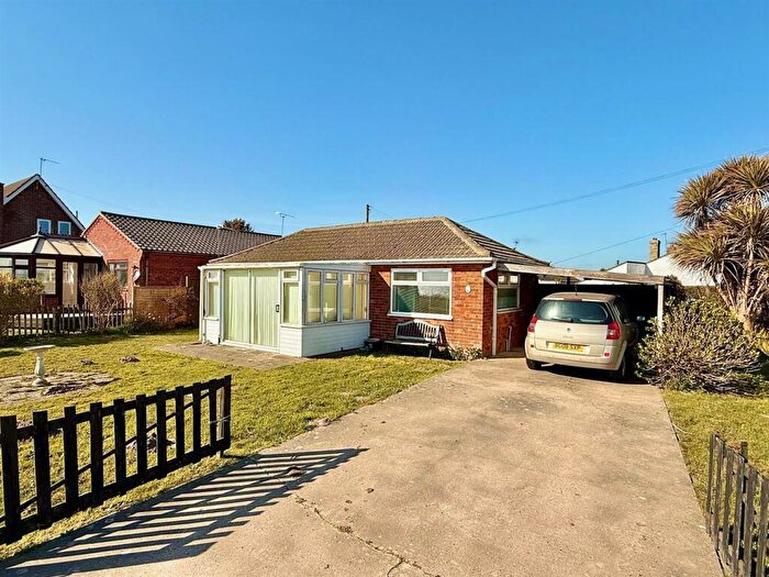 2 Bedroom Bungalow For Sale In The Esplanade, Scratby, NR29