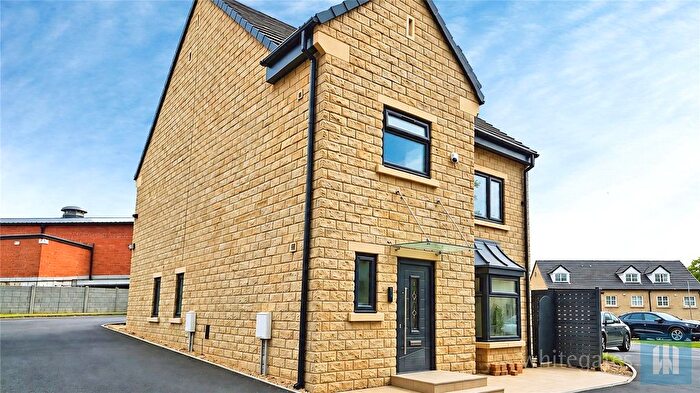5 Bedroom Detached House For Sale In Hebble Court, Thornhill Lees, Dewsbury, WF12