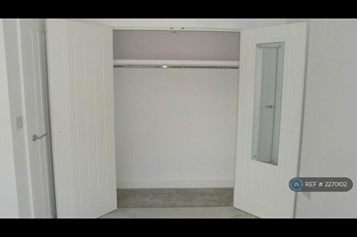 1 Bedroom Flat To Rent In Stroud House, Hook, RG27