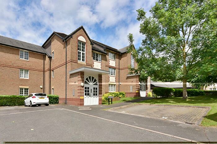 1 Bedroom Flat For Sale In Cunard Crescent, Southgate, N21