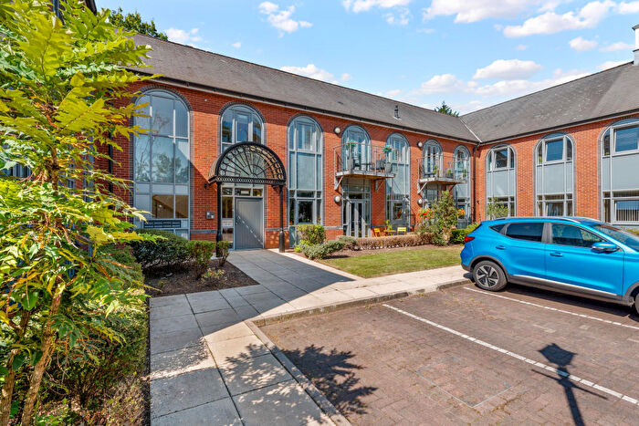 2 Bedroom Apartment For Sale In Marsh Lane, Solihull, B92