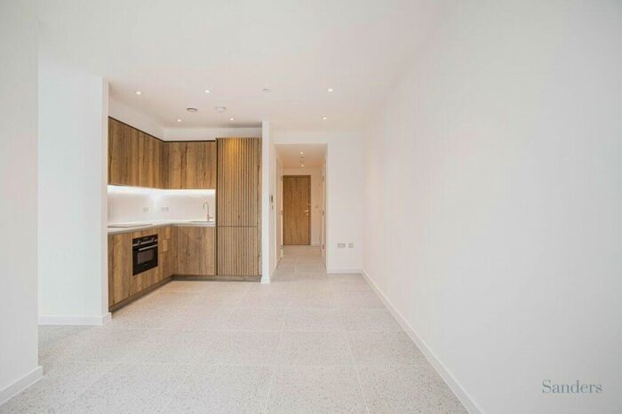 Flat To Rent In Tapestry Way, Greater London, London, E1