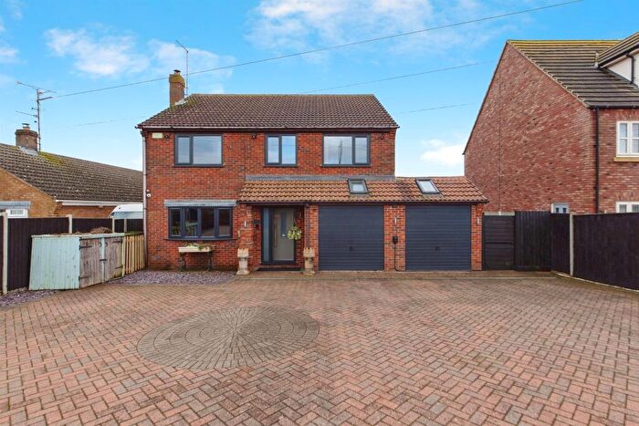4 Bedroom Detached House For Sale In Bourne Road, Spalding, PE11