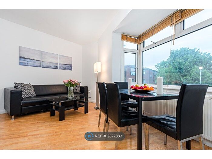 2 Bedroom Flat To Rent In Henley Court, London, NW4