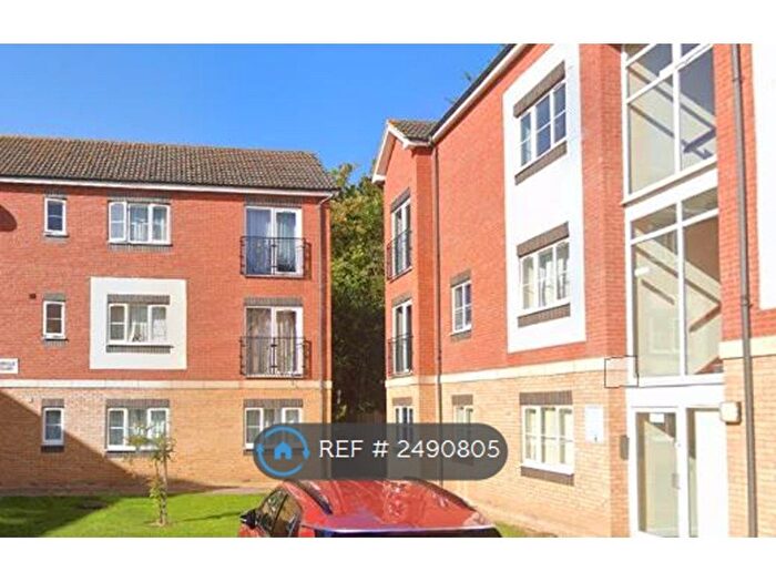 3 Bedroom Flat To Rent In Isabelle Court, Kettering, NN16
