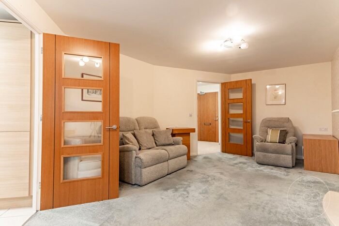 1 Bedroom Flat For Sale In Hanna Court, Handforth, SK9