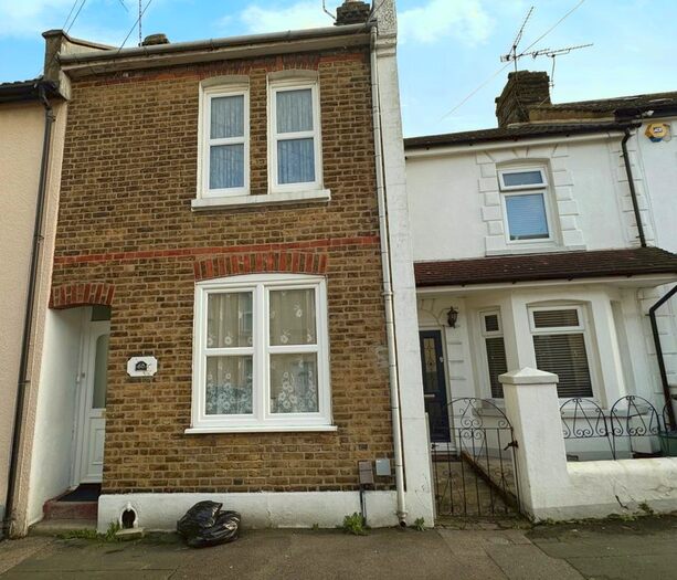 3 Bedroom Terraced House To Rent In Shakespeare Road, Gillingham, Kent, ME7