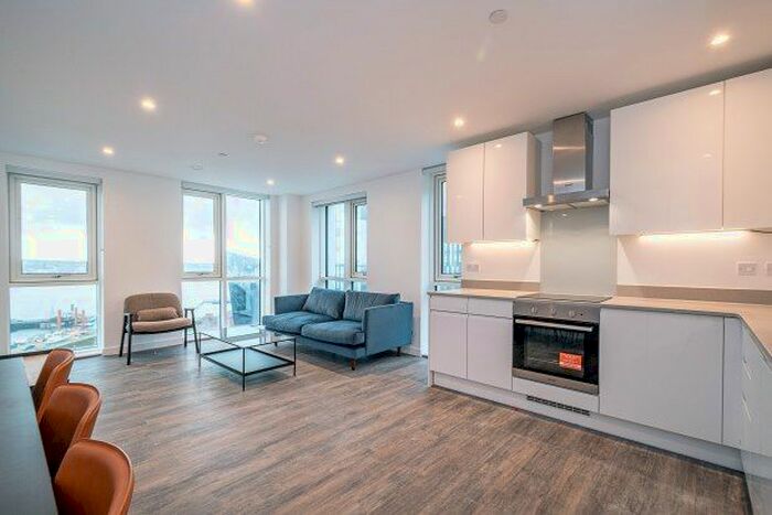 3 Bedroom Flat To Rent In Strand Street, Liverpool, L1