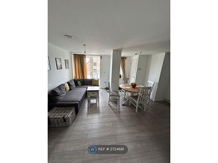 2 Bedroom Flat To Rent In Cavendish House, Bromley, BR2