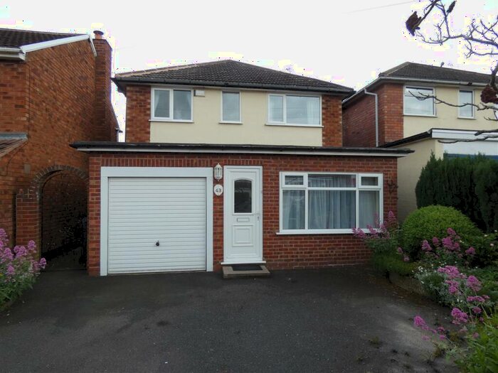 3 Bedroom Detached House To Rent In Rowney Croft, Hall Green, Birmingham, B28