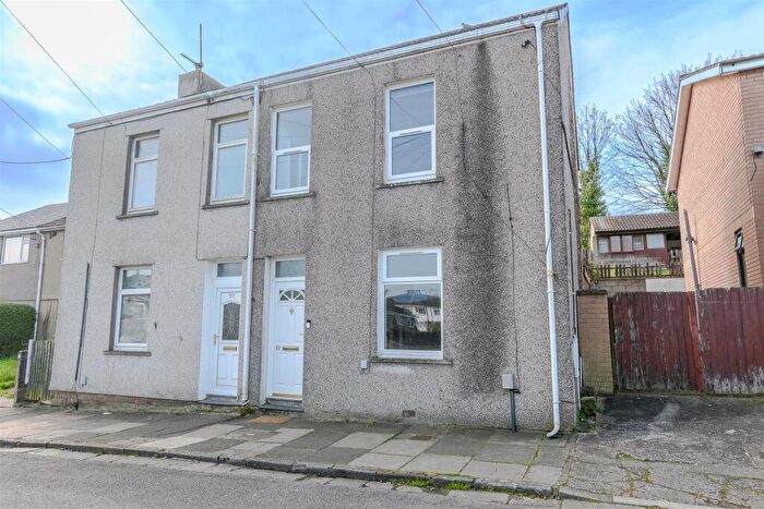 3 Bedroom Semi-Detached House For Sale In Daniel Street, Barry, CF63