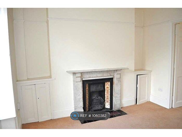 1 Bedroom Terraced House To Rent In Old Tiverton Road, Exeter, EX4