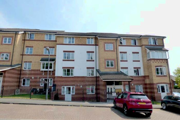 1 Bedroom Flat To Rent In Princes Gate, HP13