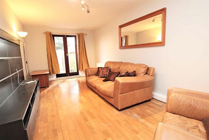 2 Bedroom Flat To Rent In Strawberry Terrace, London, N10