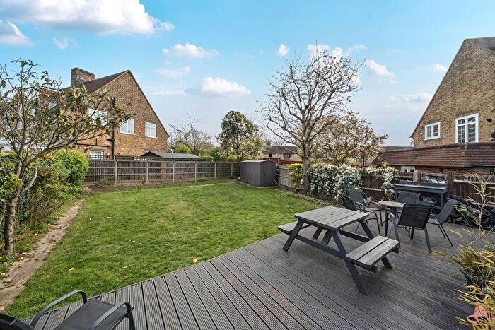 5 Bedroom Semi-Detached House To Rent In Abergeldie Road, Lee, London, SE12