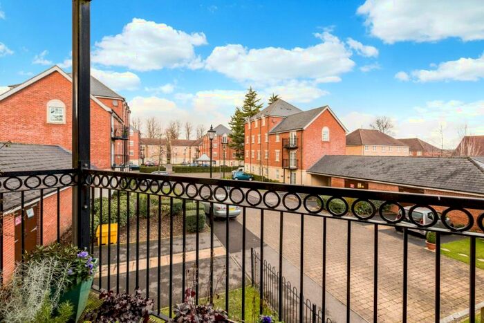 2 Bedroom Apartment To Rent In Stephenson Court Old College Road, RG14