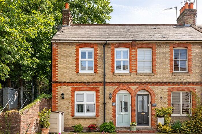 3 Bedroom End Terrace House For Sale In Nutley Lane, Reigate, RH2