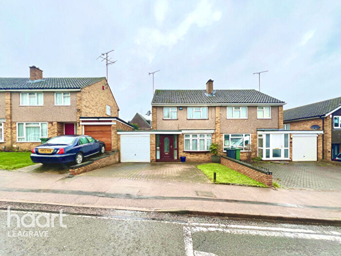 3 Bedroom Semi-Detached House For Sale In Butely Road, Luton, LU4