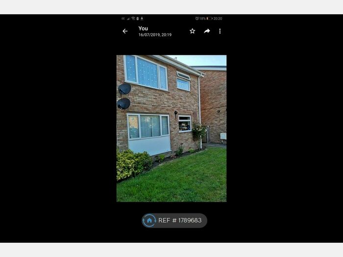 2 Bedroom Flat To Rent In Pym Walk, Oxon, OX9