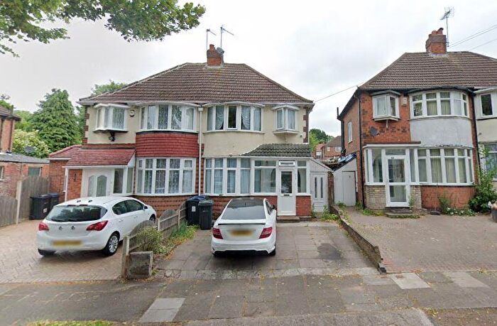 3 Bedroom Semi Detached House To Rent In Wensleydale Road, Birmingham, B42