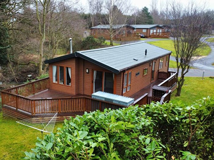 2 Bedroom Lodge For Sale In Goulton Lane, Northallerton, DL6