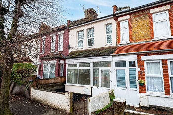 3 Bedroom Terraced House For Sale In Salisbury Avenue, Westcliff-On-Sea, SS0