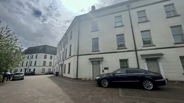 3 Bedroom Apartment To Rent In Clickers Drive, Northampton, NN5