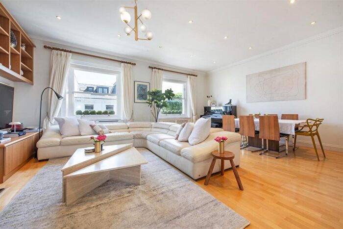 3 Bedroom Flat For Sale In Belsize Square, Belsize Park, NW3