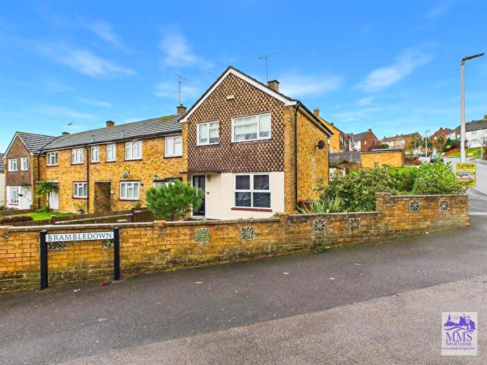 2 Bedroom End Of Terrace House For Sale In Churchill Avenue, Chatham, ME5