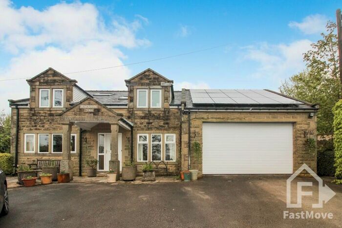 4 Bedroom Detached House For Sale In Parrock Lane, Wadsworth, HX7