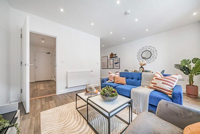 1 Bedroom Apartment To Rent In Bed, Th Floor, Argon, Crimson Court In Elements, EN3