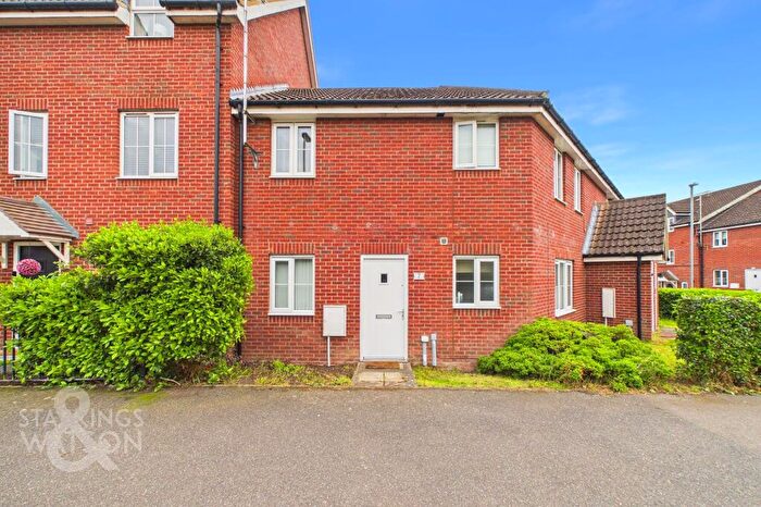 2 Bedroom Apartment For Sale In Fairway, Queens Hills, Norwich, NR8