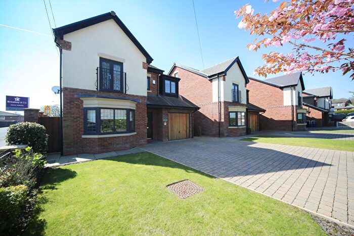 5 Bedroom Detached House For Sale In Lindley Avenue, Orrell, WN5