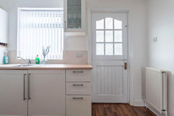 3 Bedroom Terraced House To Rent In Middleton Road, Leeds, LS10