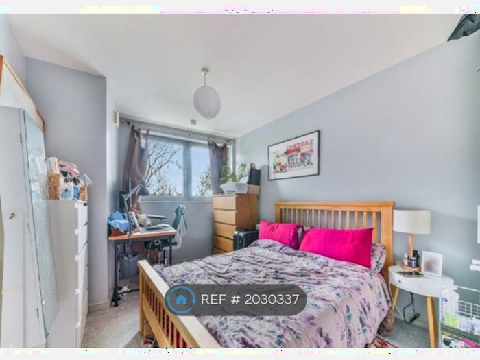 1 Bedroom Flat To Rent In Galleria Court, London, SE15