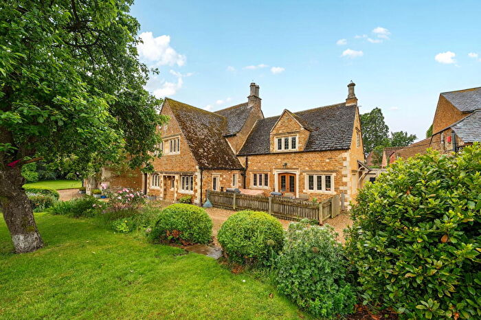 6 Bedroom Detached House For Sale In Chapel Lane, Wymondham, Melton Mowbray, LE14